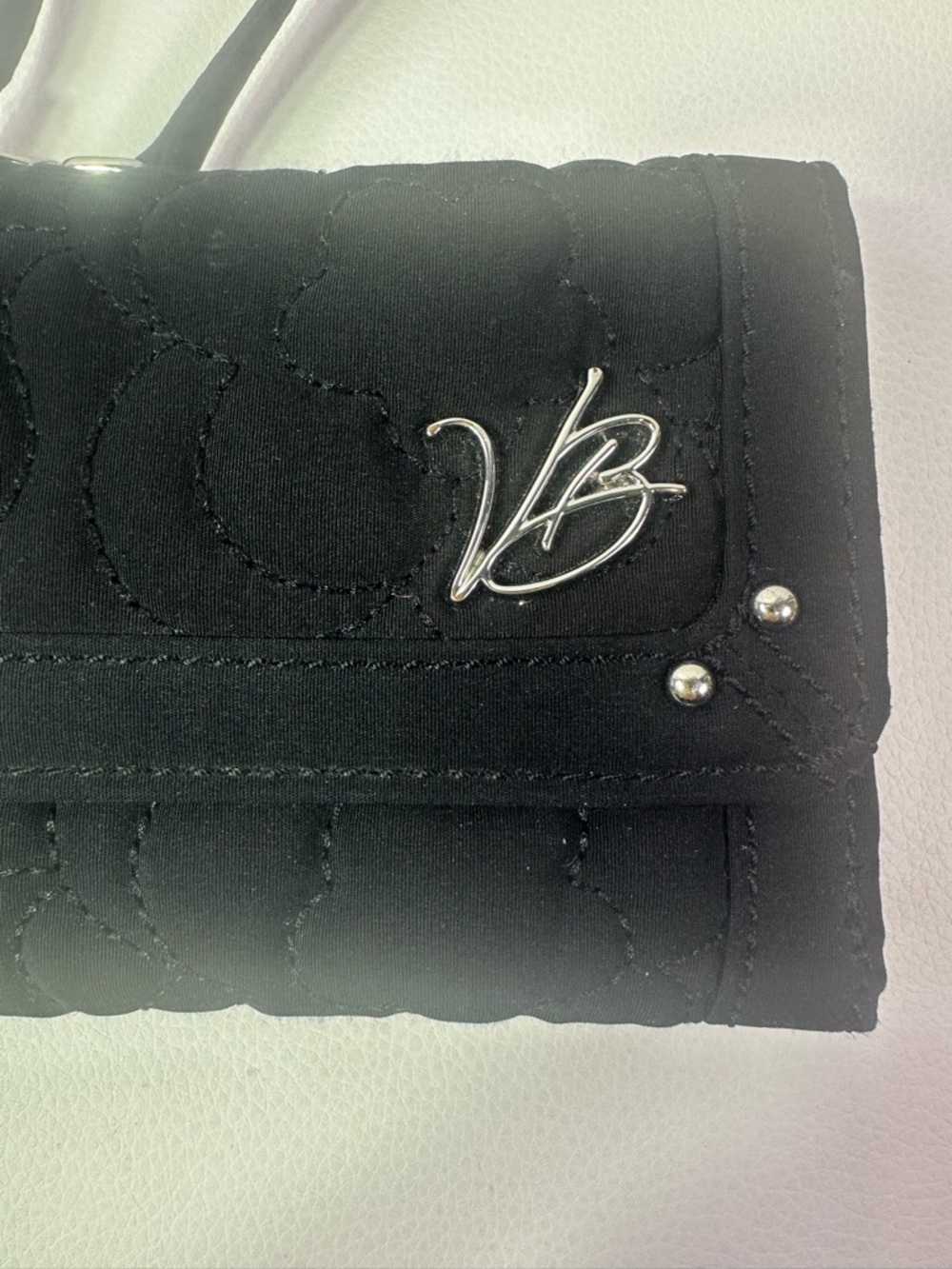 Pre-owner Vera Bradley Quilted Black Trifold Wallet/Wristlet Black/Silver - Picture 2 of 5